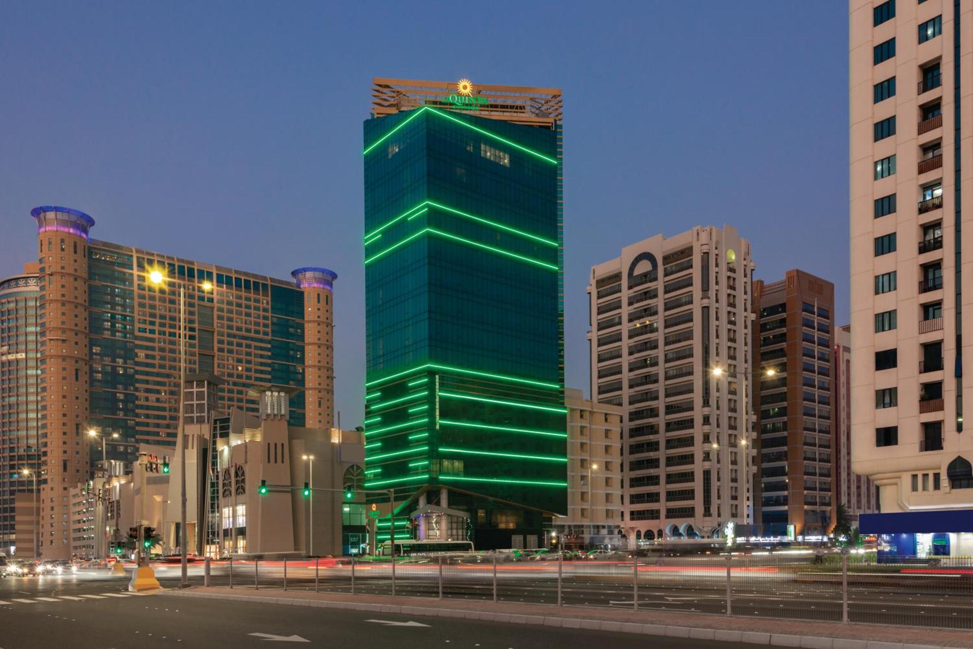 La Quinta By Wyndham Abu Dhabi Al Wahda Hotel Exterior foto